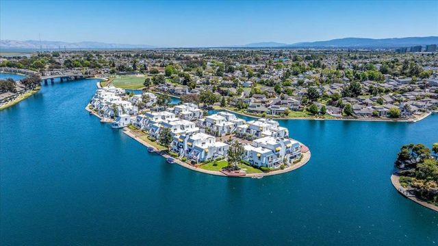 945 Lido Lane, Foster City, CA 94404