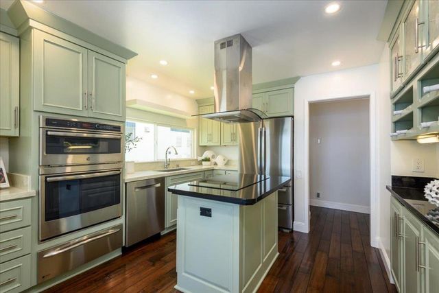 945 Lido Lane, Foster City, CA 94404