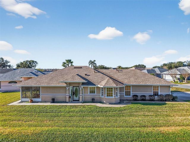 21618 QUEEN ELIZABETH COURT, Leesburg, FL 34748