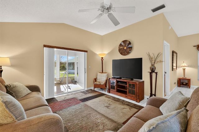 21618 QUEEN ELIZABETH COURT, Leesburg, FL 34748