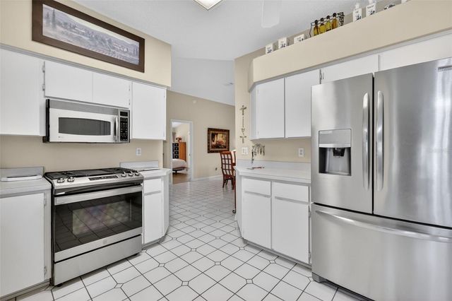 21618 QUEEN ELIZABETH COURT, Leesburg, FL 34748