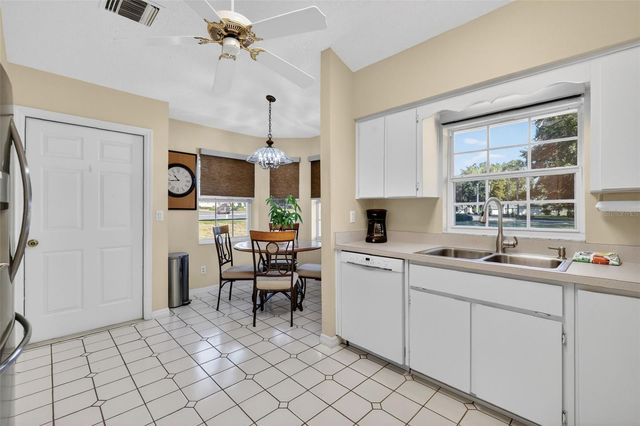 21618 QUEEN ELIZABETH COURT, Leesburg, FL 34748