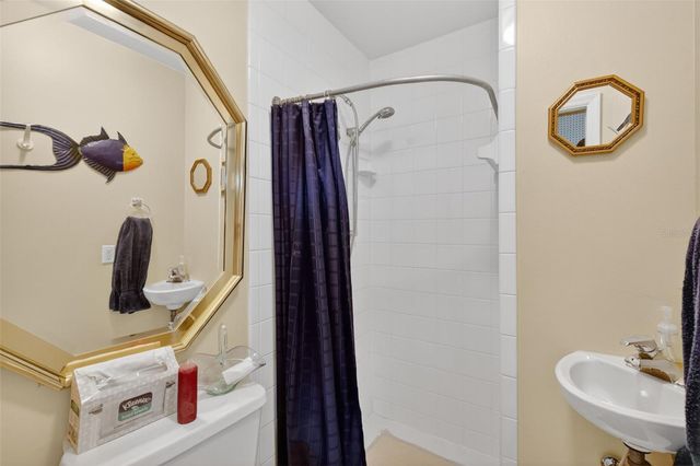 21618 QUEEN ELIZABETH COURT, Leesburg, FL 34748