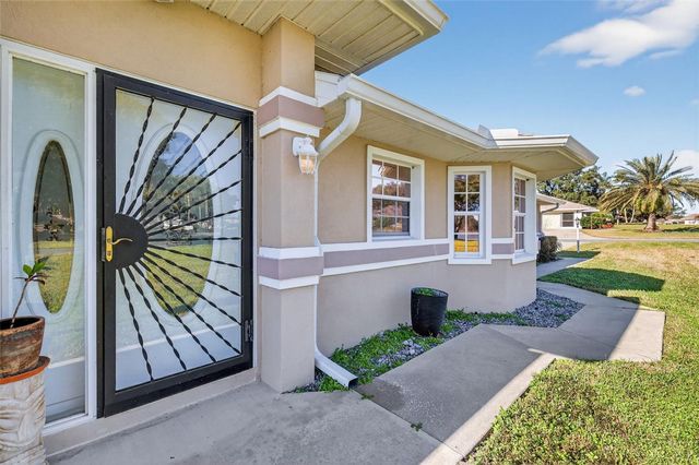 21618 QUEEN ELIZABETH COURT, Leesburg, FL 34748