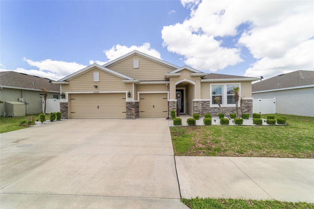 Image 7 of property listing at 8288 SW 57TH COURT, Ocala, FL 34476