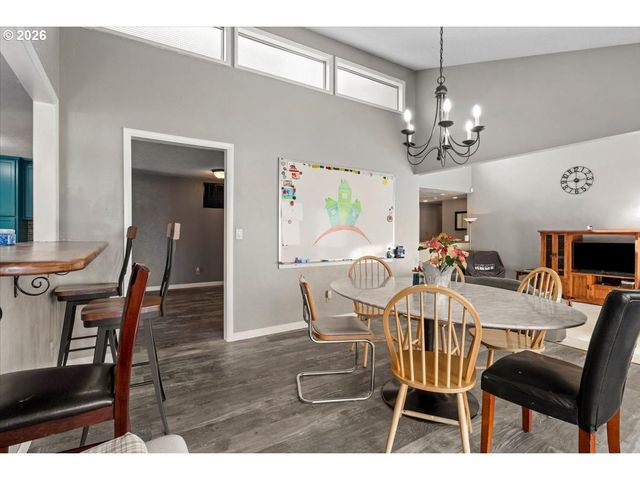 1135 LAKEWOOD Dr Sw, Albany, OR 97321