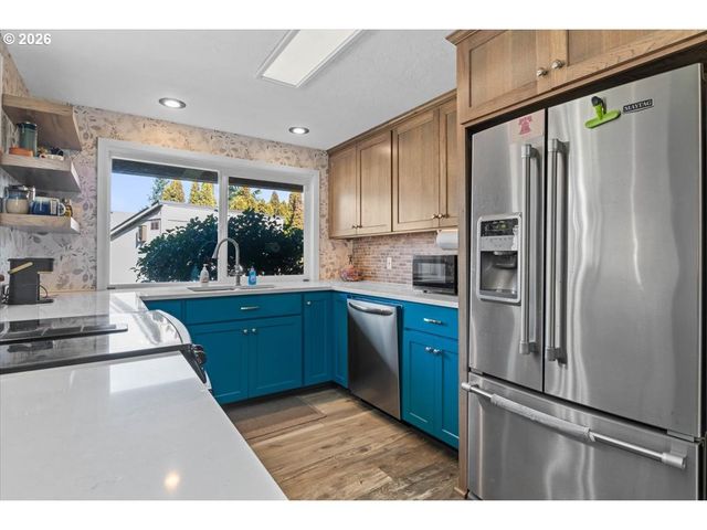 1135 LAKEWOOD Dr Sw, Albany, OR 97321