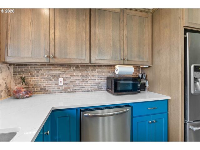 1135 LAKEWOOD Dr Sw, Albany, OR 97321