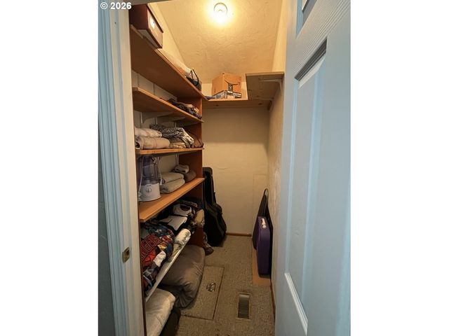 1135 LAKEWOOD Dr Sw, Albany, OR 97321