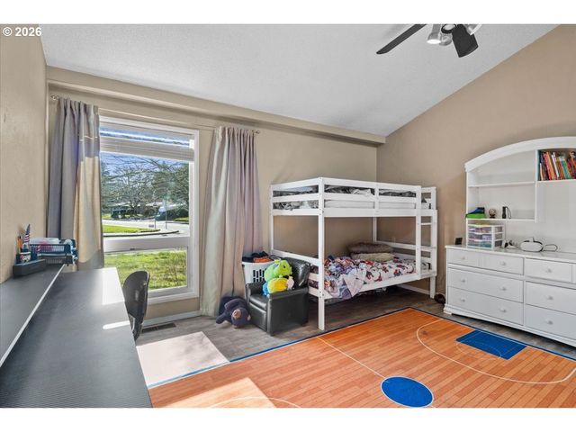 1135 LAKEWOOD Dr Sw, Albany, OR 97321