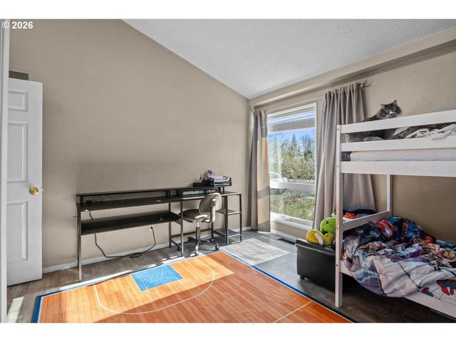 1135 LAKEWOOD Dr Sw, Albany, OR 97321