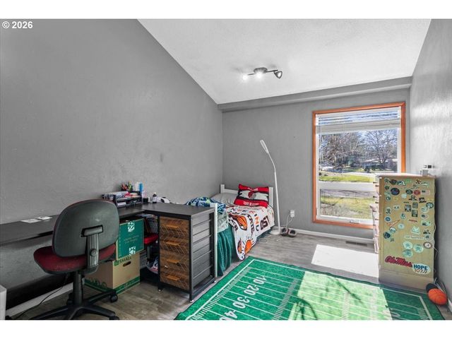 1135 LAKEWOOD Dr Sw, Albany, OR 97321