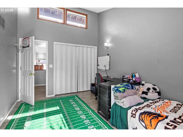 1135 LAKEWOOD Dr Sw, Albany, OR 97321