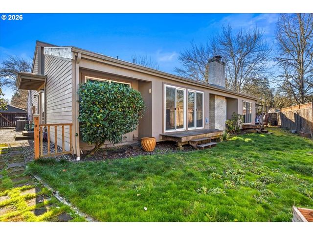 1135 LAKEWOOD Dr Sw, Albany, OR 97321