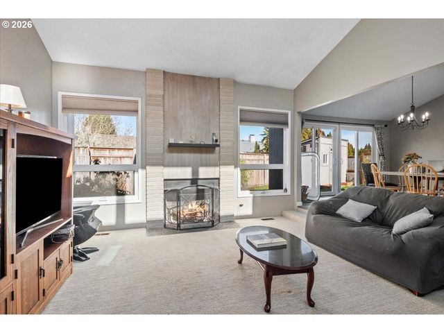 1135 LAKEWOOD Dr Sw, Albany, OR 97321