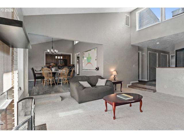 1135 LAKEWOOD Dr Sw, Albany, OR 97321