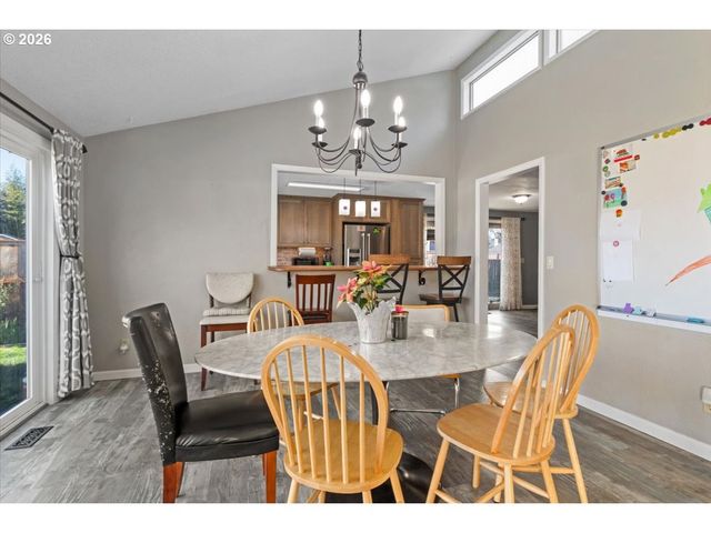 1135 LAKEWOOD Dr Sw, Albany, OR 97321