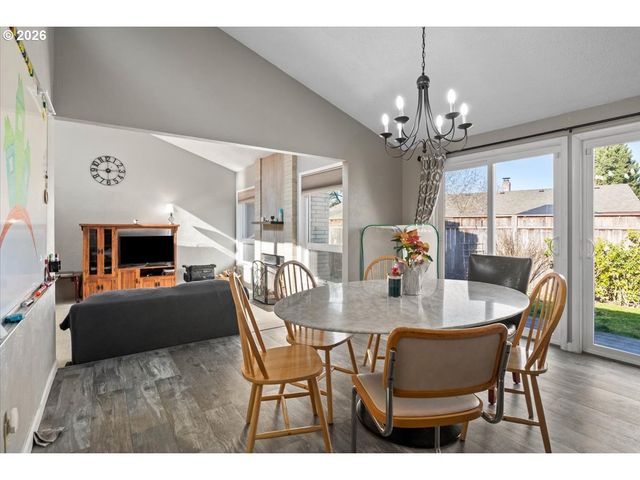 1135 LAKEWOOD Dr Sw, Albany, OR 97321