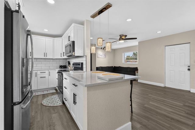 2003 PRINCETON AVENUE, Bradenton, FL 34207