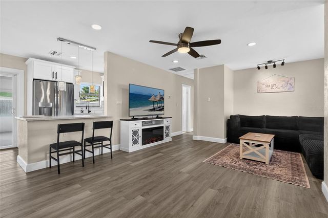 2003 PRINCETON AVENUE, Bradenton, FL 34207