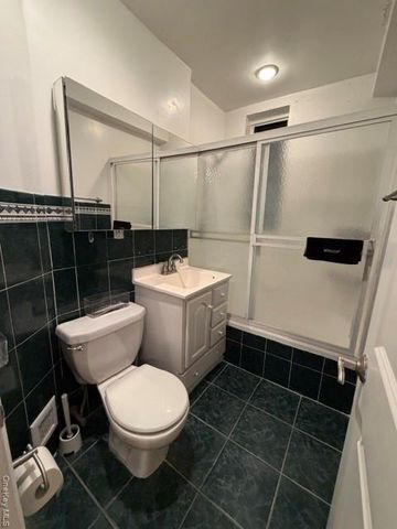 14-16 Stoner Avenue 2D, Great Neck, NY 11021