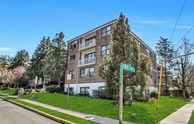 14-16 Stoner Avenue 2D, Great Neck, NY 11021