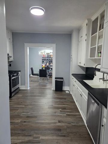 210 SW D Street, Ardmore, OK 73401