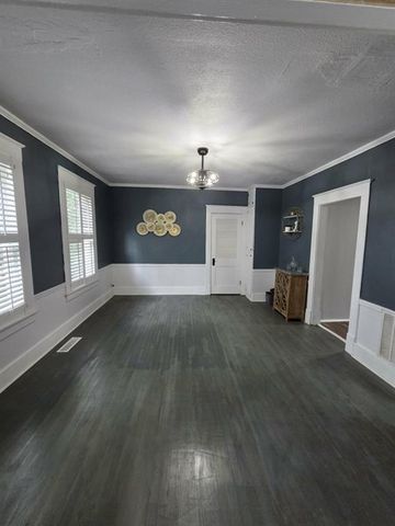 210 SW D Street, Ardmore, OK 73401