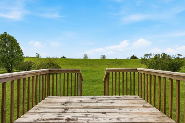 575 Bent Creek Drive, Marion, IA 52302