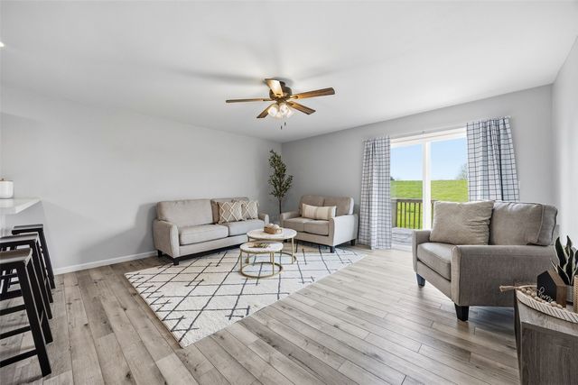 575 Bent Creek Drive, Marion, IA 52302
