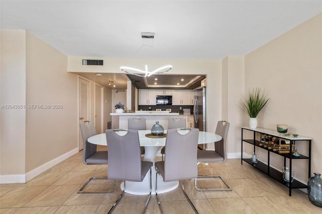 18061 Biscayne Blvd 303, Aventura, FL 33160