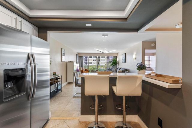 18061 Biscayne Blvd 303, Aventura, FL 33160