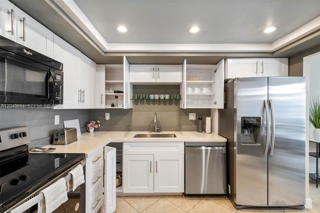 18061 Biscayne Blvd 303, Aventura, FL 33160