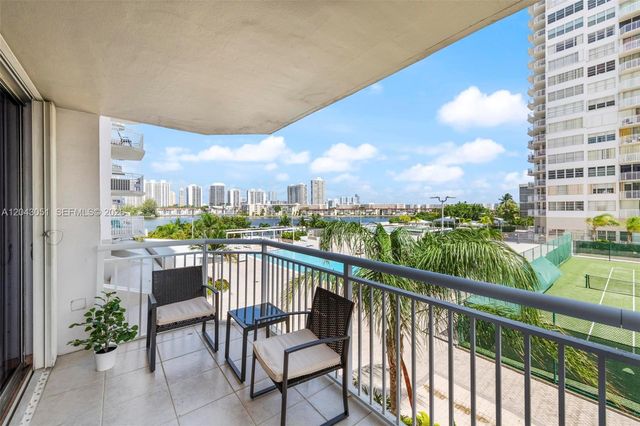 18061 Biscayne Blvd 303, Aventura, FL 33160