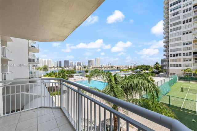 18061 Biscayne Blvd 303, Aventura, FL 33160