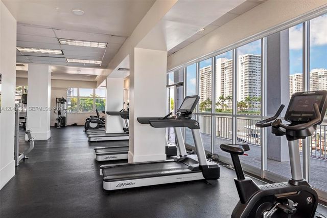 18061 Biscayne Blvd 303, Aventura, FL 33160