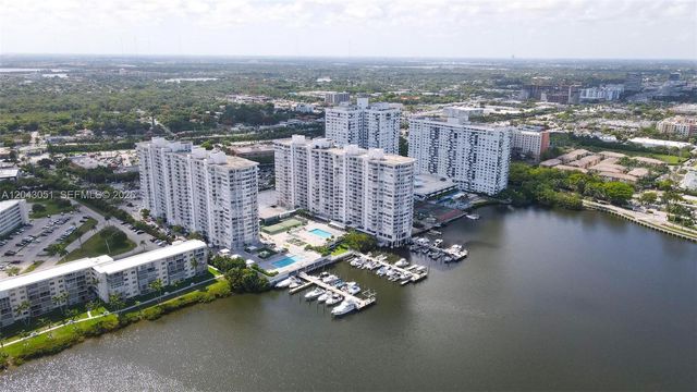 18061 Biscayne Blvd 303, Aventura, FL 33160