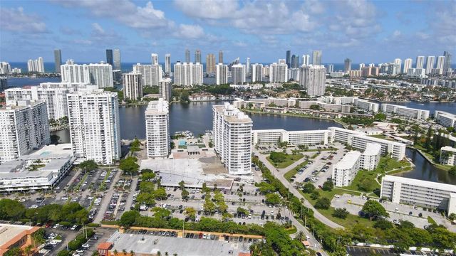 18061 Biscayne Blvd 303, Aventura, FL 33160