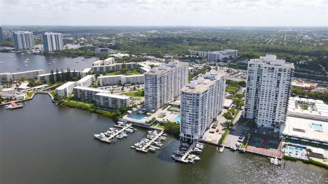 18061 Biscayne Blvd 303, Aventura, FL 33160