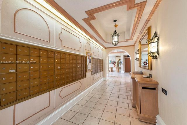 18061 Biscayne Blvd 303, Aventura, FL 33160