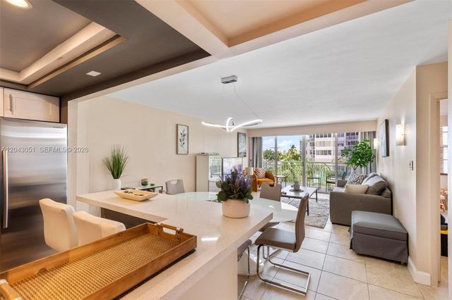 18061 Biscayne Blvd 303, Aventura, FL 33160