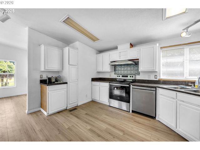 241 FOSTER CREEK Rd, Toledo, WA 98591