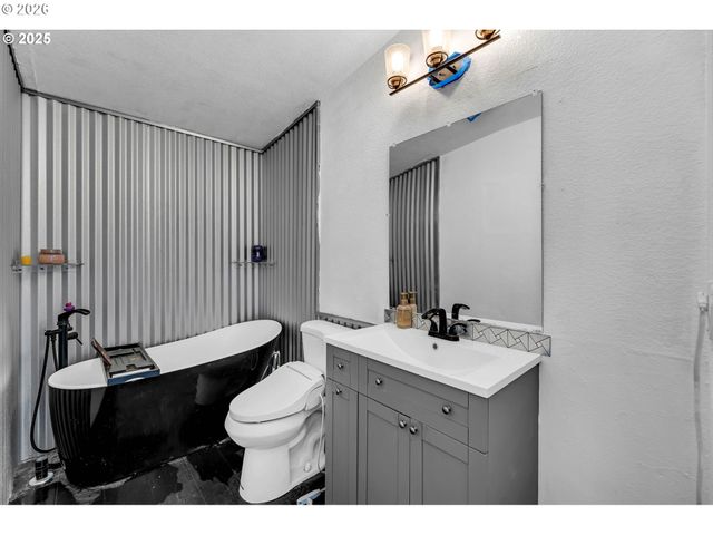 241 FOSTER CREEK Rd, Toledo, WA 98591