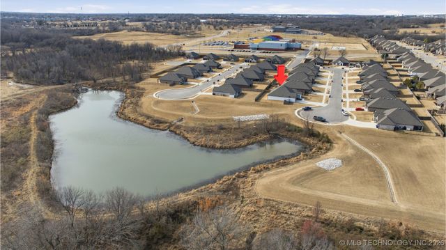 7407 E Oakridge Court, Broken Arrow, OK 74014