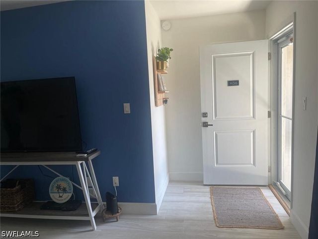 788 Park Shore DR H36, Naples, FL 34103