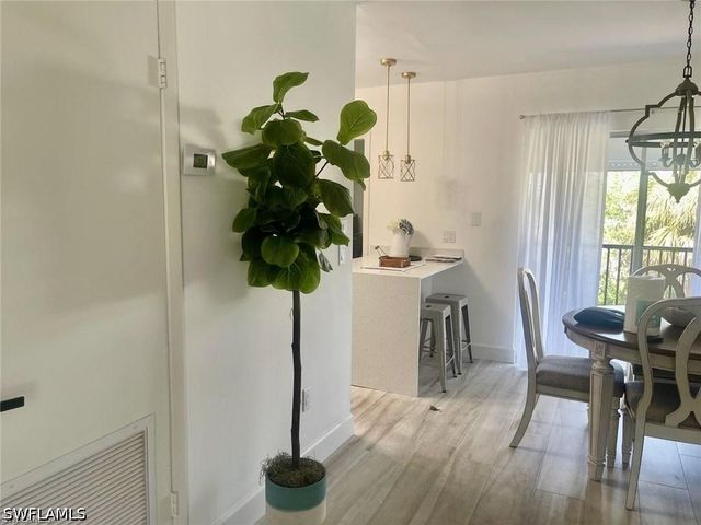 788 Park Shore DR H36, Naples, FL 34103