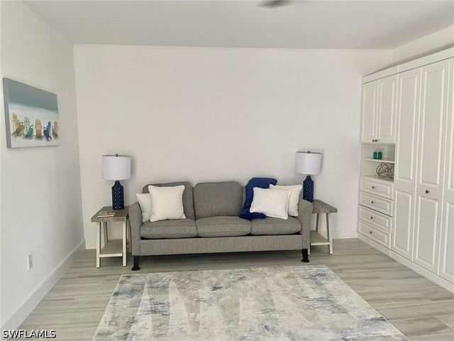 788 Park Shore DR H36, Naples, FL 34103