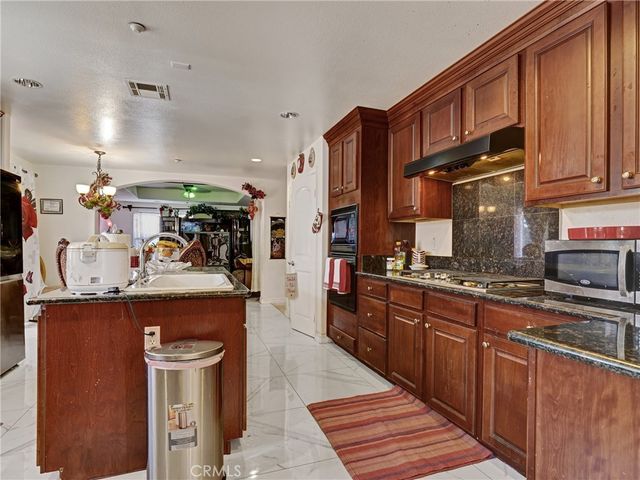 207 Gilbert Way, Placentia, CA 92870