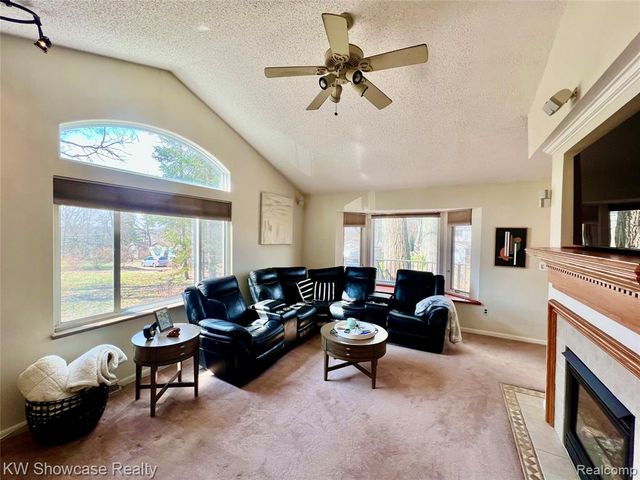 580 Elkinford Drive, White Lake, MI 48383