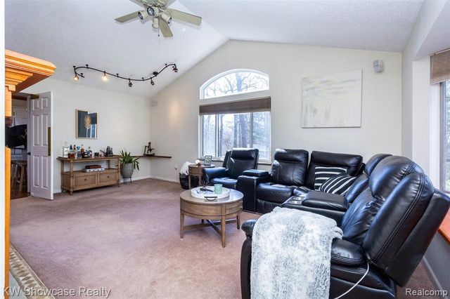 580 Elkinford Drive, White Lake, MI 48383